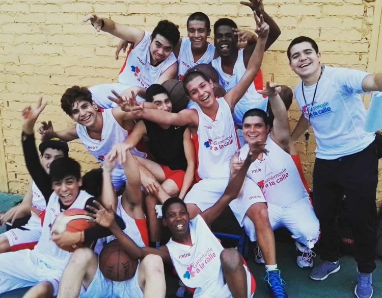 Puntoprensa.cl “¡Nadie queda fuera de la cancha! Nuevos centros deportivos para población migrante”