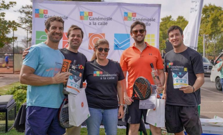 Primer campeonato de Padel a beneficio de Ganémosle a la Calle